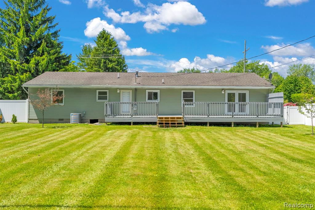 4046 State Road, Fort Gratiot, MI 48059 — Photo 34