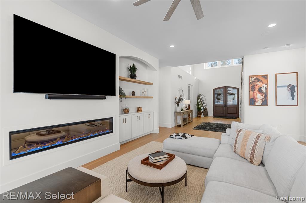 2208 Grove Park Road, Fenton, MI, 48430