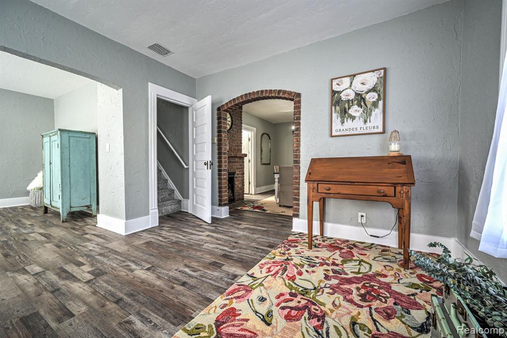 602 S BROAD Street, Holly, MI 48442 — Photo 7