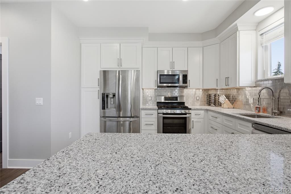 4221 W 14 Mile Road, Royal Oak, MI 48073 — Photo 22