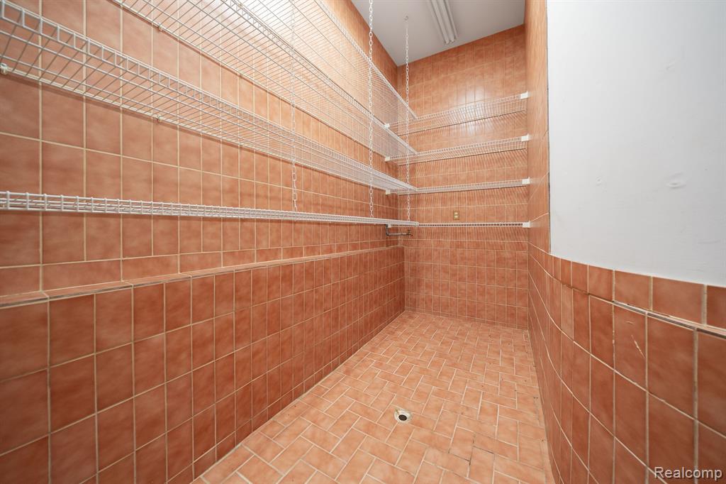 935 Stratton Drive, Waterford, MI 48328 — Photo 12