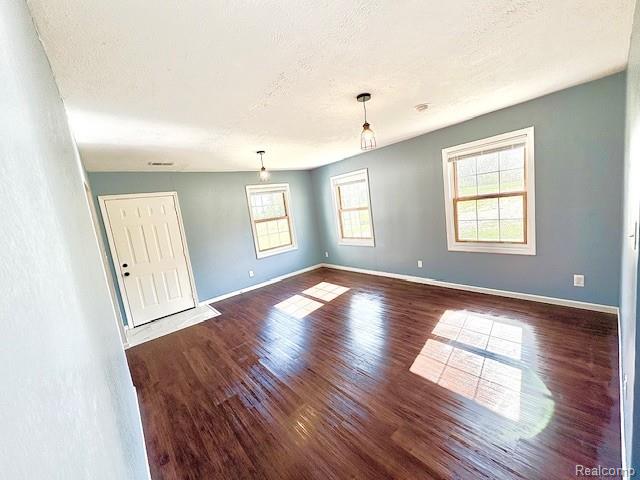 2095 M 140, Benton Harbor, MI 49022 — Photo 23