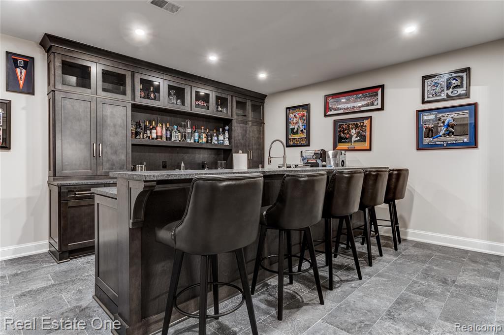 3370 Bloomcrest Drive, Bloomfield Hills, MI, 48304