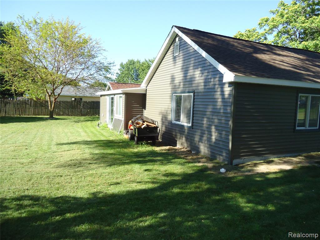 370 Adams Road, Saginaw, MI 48609 — Photo 16