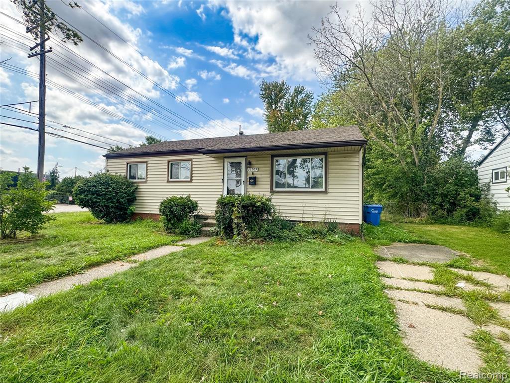 21709 Weller Avenue, Warren, MI 48089
