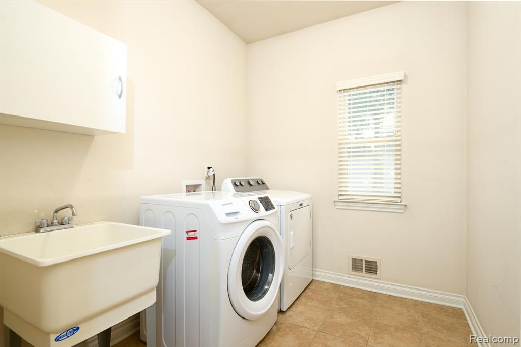 845 NOVI Street, Northville, MI 48167 — Photo 20