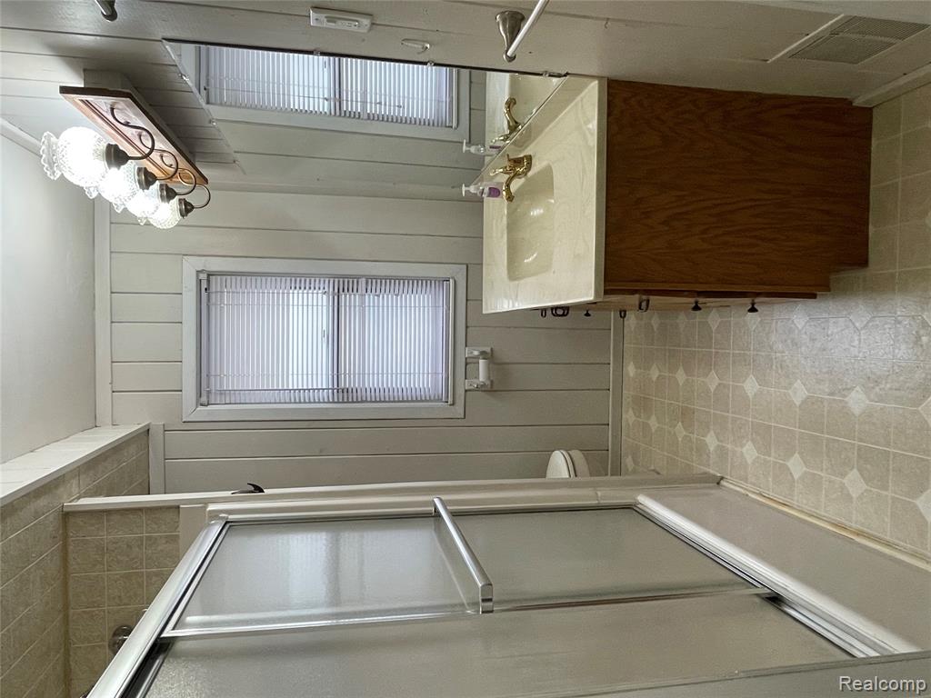 823 E 2nd Street, Royal Oak, MI 48067 — Photo 16