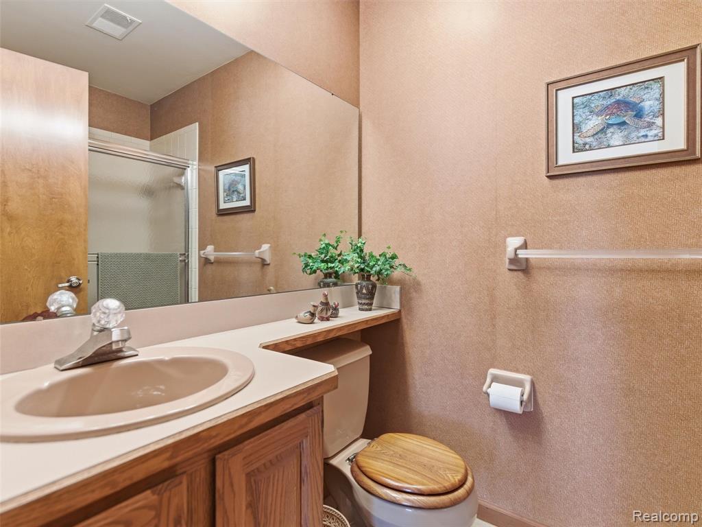 23 Chateaux Du Lac, Fenton, MI 48430 — Photo 34