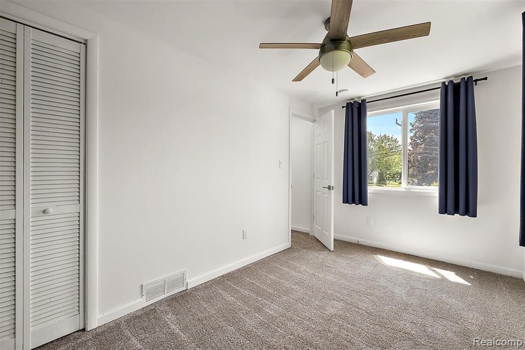 433 CHERRY Drive, Troy, MI 48083 — Photo 20