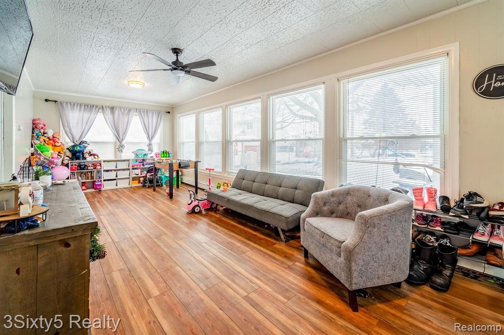 744 RIVERBANK Street, Wyandotte, MI 48192 — Photo 24