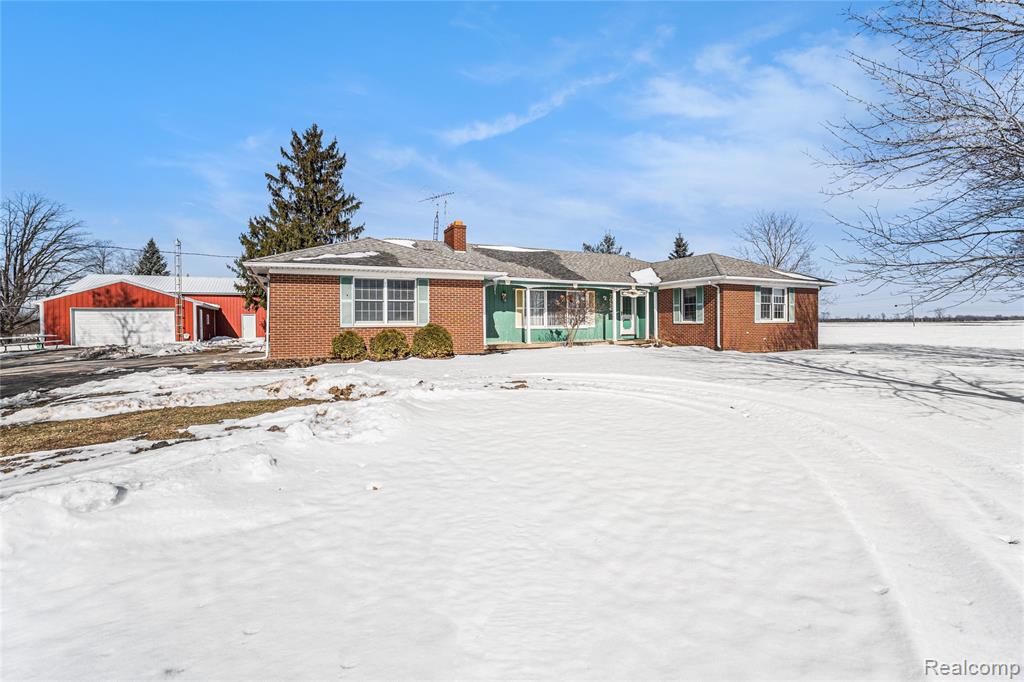 7056 Hill Road, Swartz Creek, MI 48473 — front exterior
