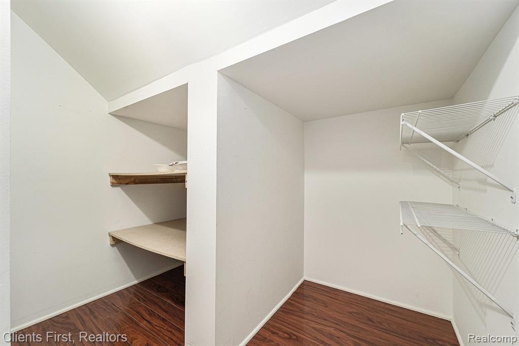 164 PINEWOOD Drive, Plymouth, MI 48170 — Photo 10