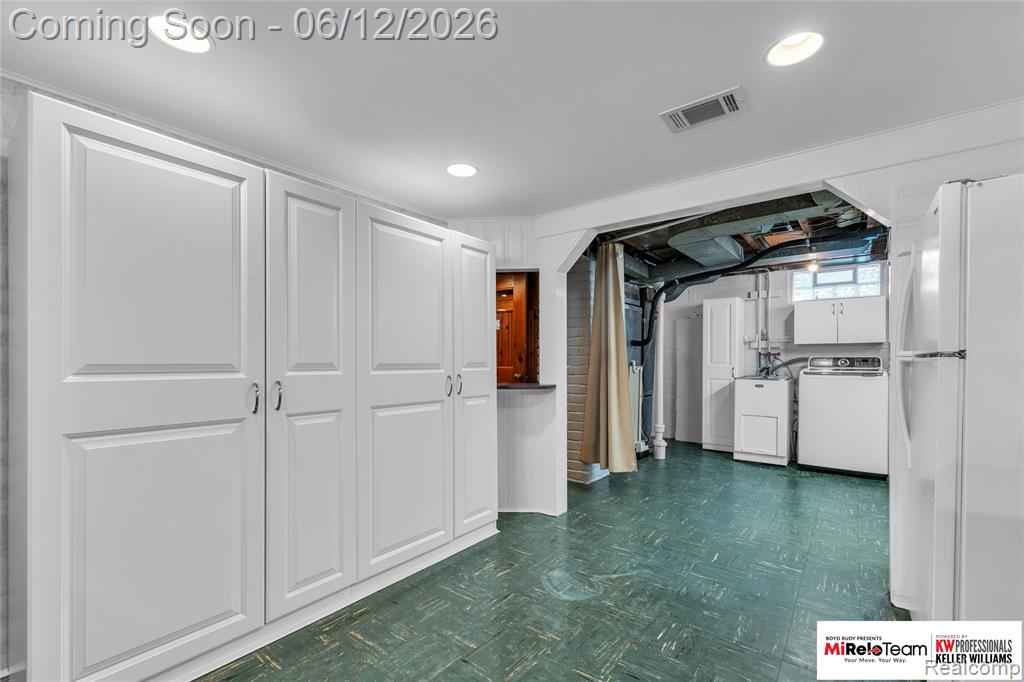 19525 Dalby, Redford, MI 48240 — Photo 20