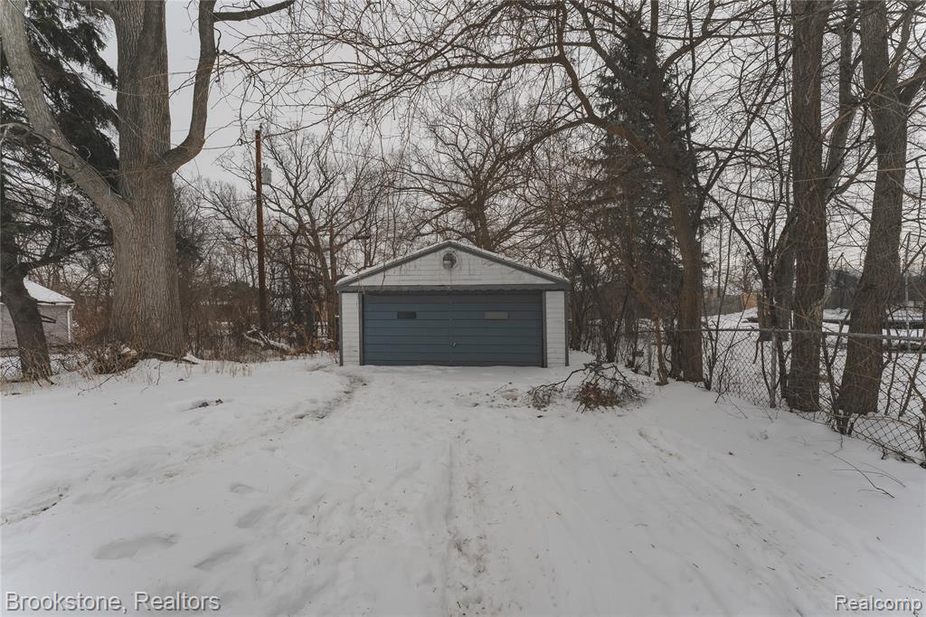 694 Emerson Avenue, Pontiac, MI 48340 — Photo 5