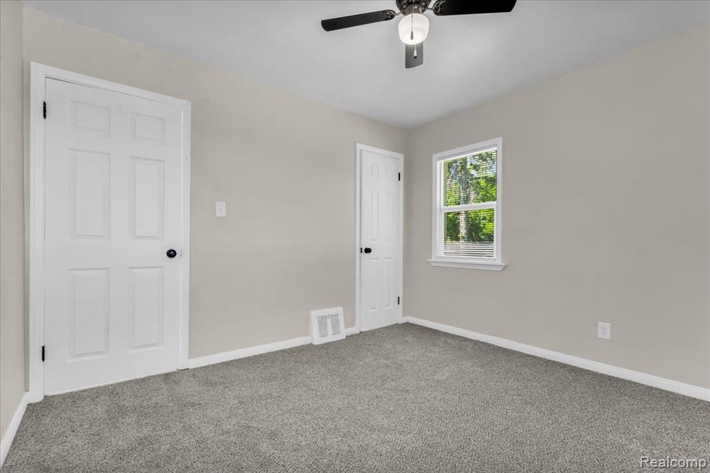 10013 Warwick Street, Detroit, MI 48228 — Photo 17