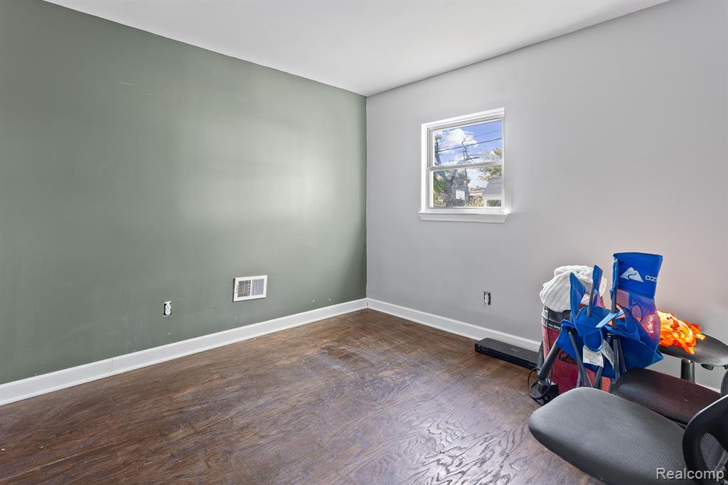 4383 CICOTTE Street, Detroit, MI 48210 — Photo 41
