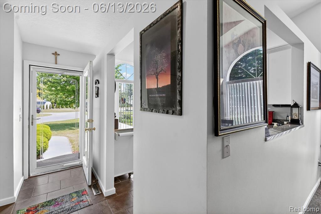 6095 Foxwood Court, Saginaw, MI 48638 — Photo 4
