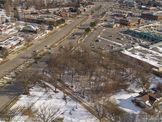 00 Berkshire, Bloomfield Hills, MI 48302