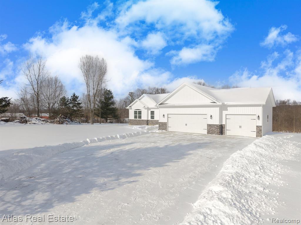 11289 Green Road, Goodrich Vlg, MI — Photo 2