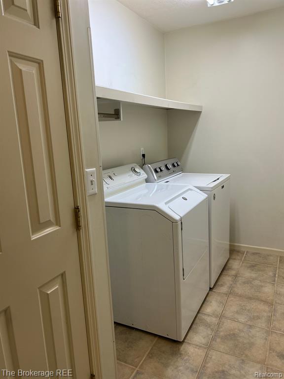 6112 NORMANDY Drive, Saginaw, MI 48638 — Photo 12