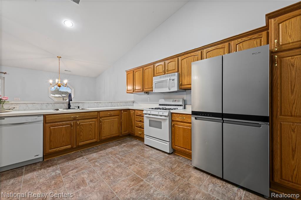 4967 Oak Hill Drive, Waterford, MI 48329 — Photo 15
