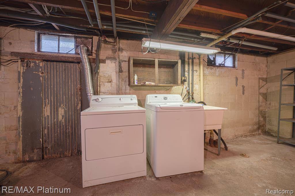 850 W MAPLE Road, Milford, MI 48381 — Photo 22