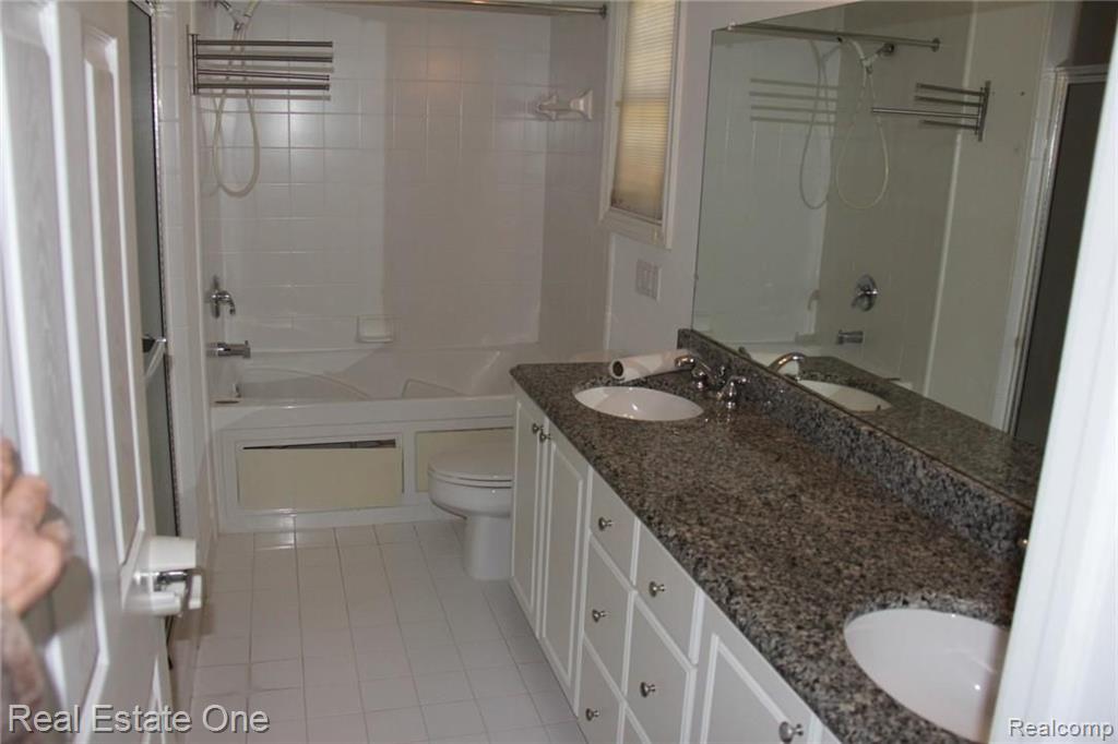 45435 N STONEWOOD Road, Canton, MI 48187 — Photo 14