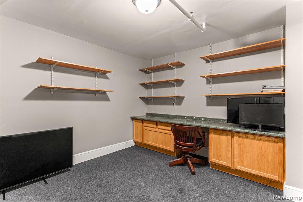 20110 Rodeo Court, Southfield, MI 48075 — Photo 25