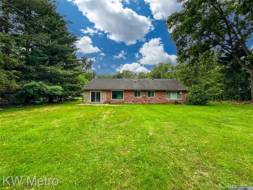 4096 CHESTNUT HILL Drive, Troy, MI 48098 — Photo 25