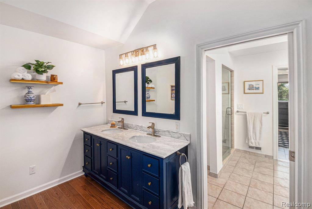 490 Hunters Crest Drive, Saline, MI 48176 — Photo 14