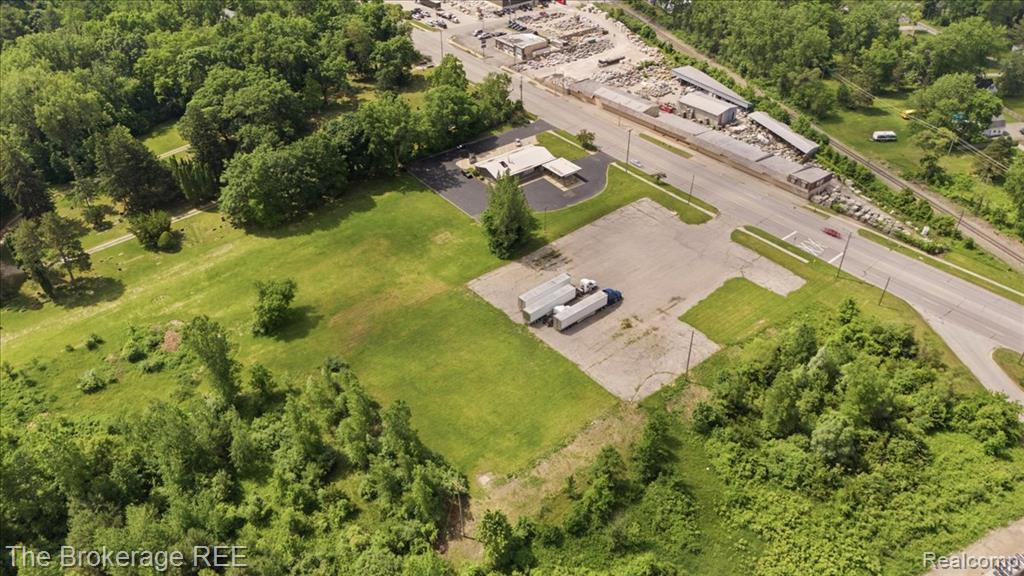 6093 Dixie Highway, Bridgeport, MI 48722 — Photo 16