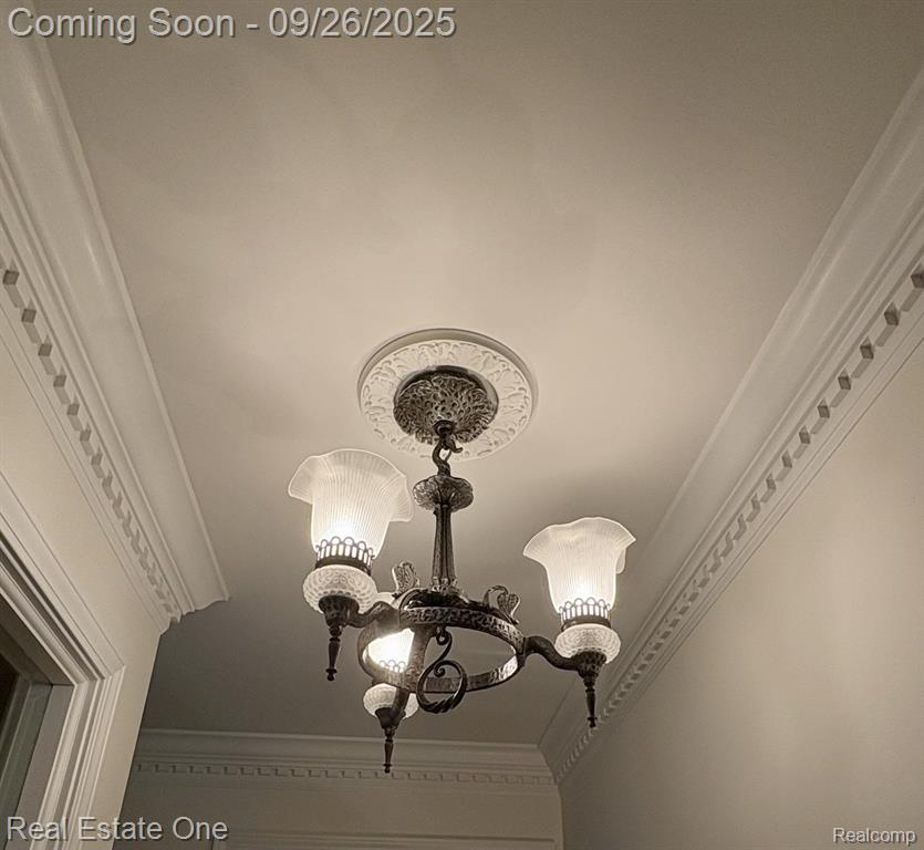 6764 Redford Circle, Troy, MI 48085 — Photo 20