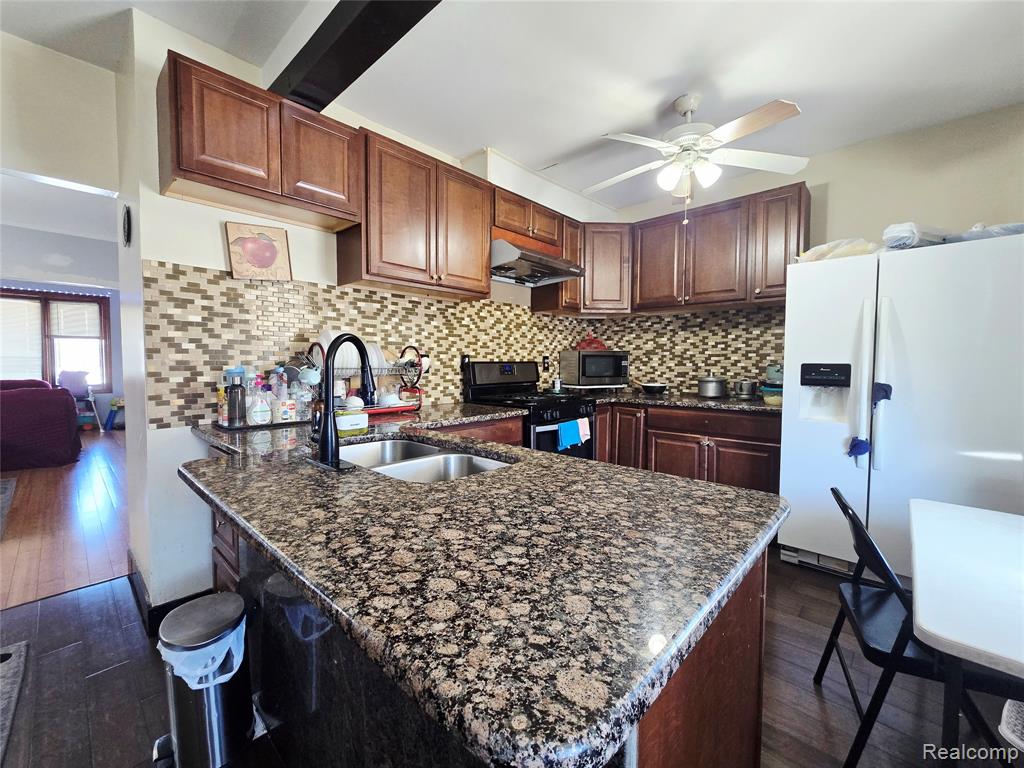 3376 Holbrook Street, Hamtramck, MI 48212 — Photo 8