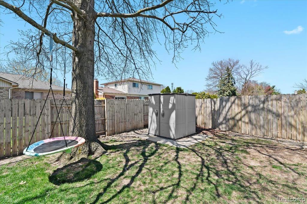 46433 Plum Grove Drive, Macomb, MI 48044 — Photo 33