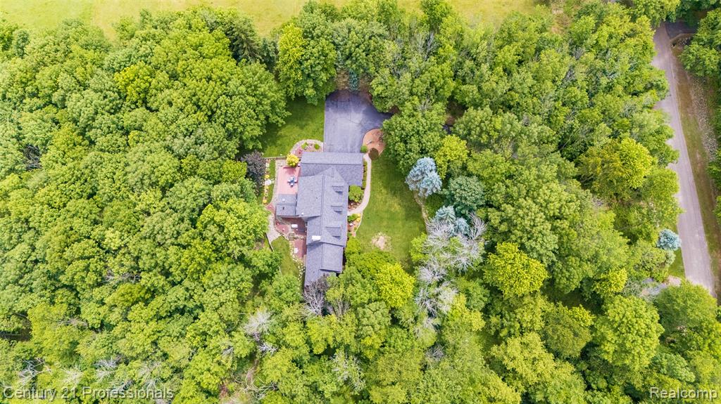 9200 Fox Hollow Road, Clarkston, MI 48348 — Photo 40