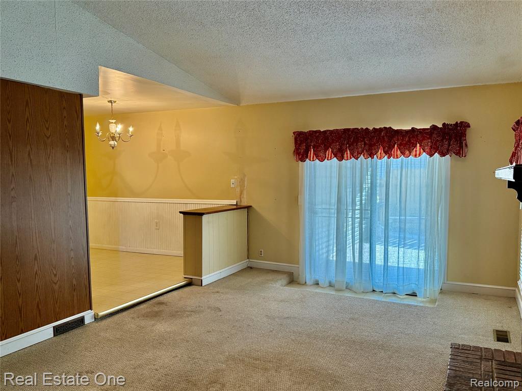 42075 GLORIA Drive, Canton, MI 48187 — Photo 24
