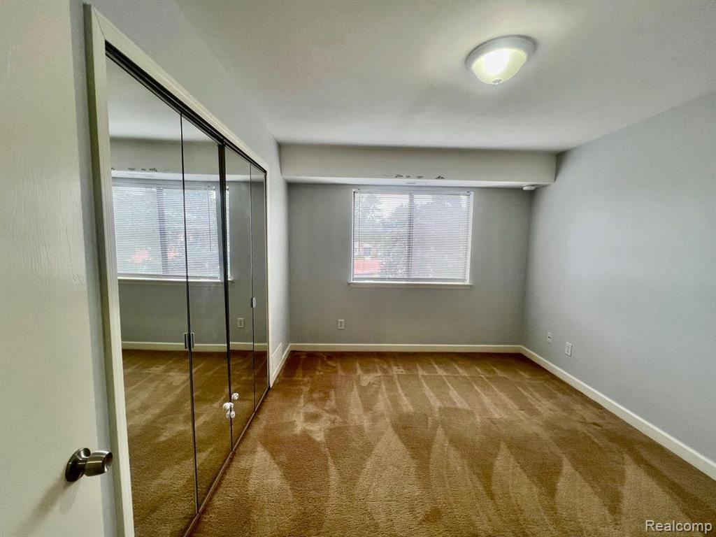 30060 W 12 MILE Road, 94, Farmington Hills, MI 48334 — Photo 14