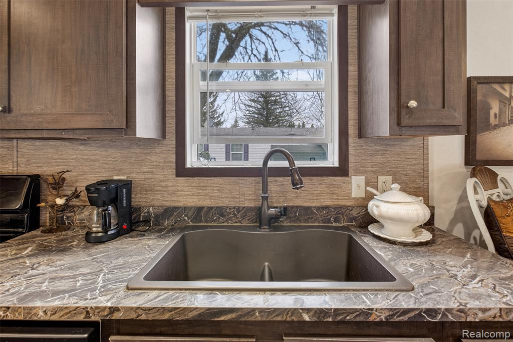 4567 Ashwood, Saginaw, MI 48603 — Photo 7