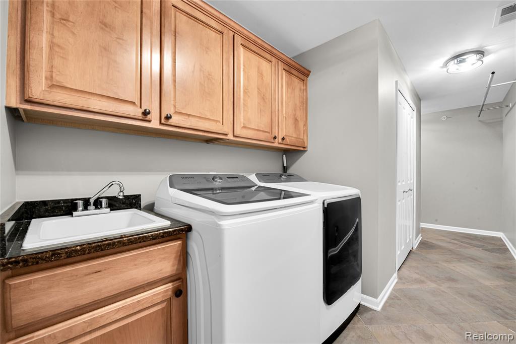 6933 Boulder Pointe Drive, Washington, MI — Photo 13