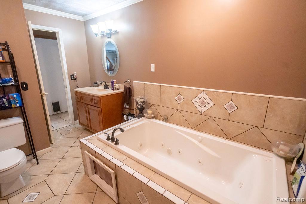 19495 Wherle Drive, Riverview, MI 48193 — Photo 23