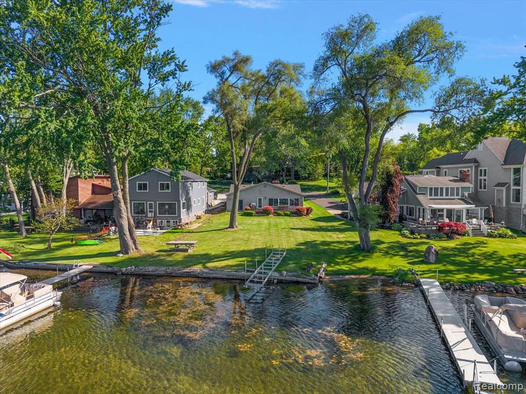 6930 Colony Drive, West Bloomfield, MI 48323 — Photo 10