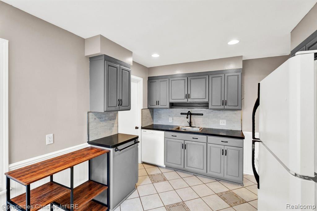 4271 PRAIRIE Avenue, Berkley, MI 48072 — Photo 11
