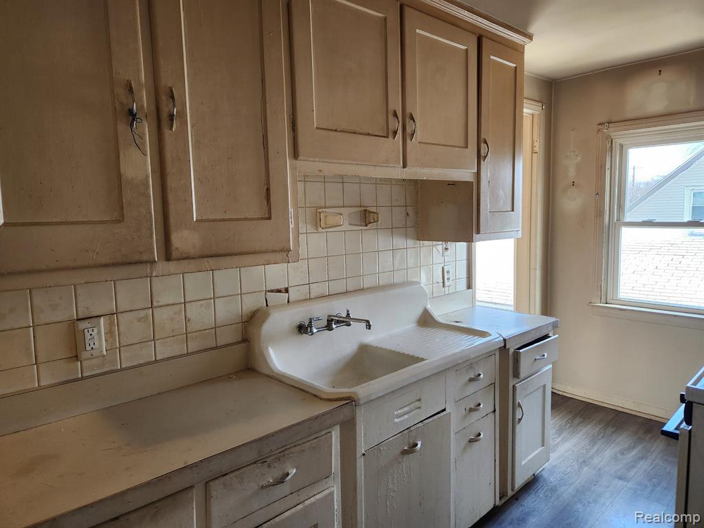 7543 PAIGE Avenue, Warren, MI 48091 — Photo 7