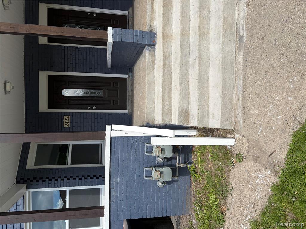 2420 Field Street, Detroit, MI 48214