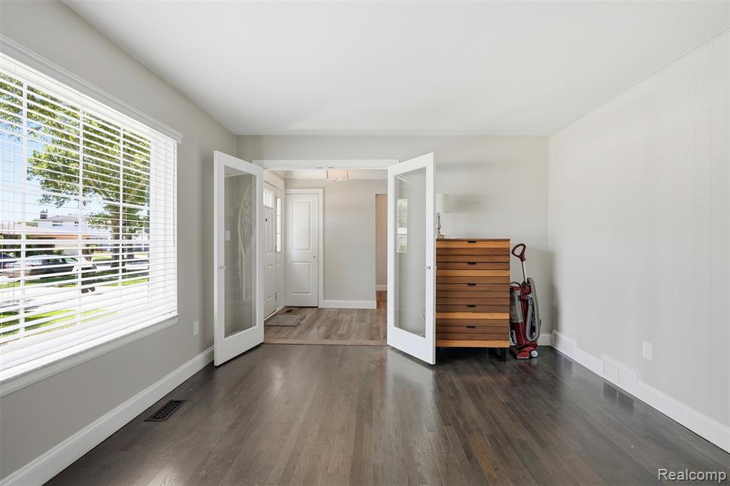 5159 Lewis Drive, Sterling Heights, MI 48310 — Photo 15