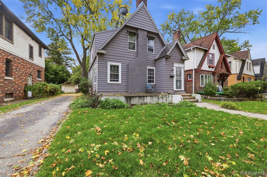 96 Ogemaw Road, Pontiac, MI 48341