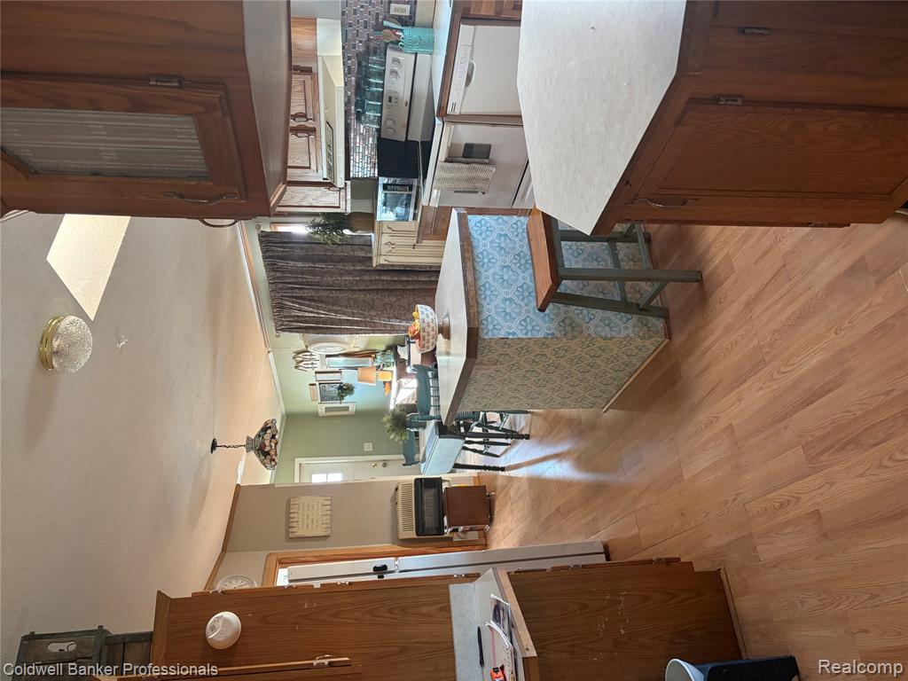 1313 E Murphy Lake Road, Mayville Vlg, MI 48744 — Photo 3
