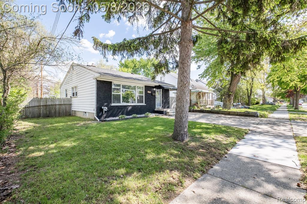 8796 Saratoga Street, Oak Park, MI 48237 — Photo 3