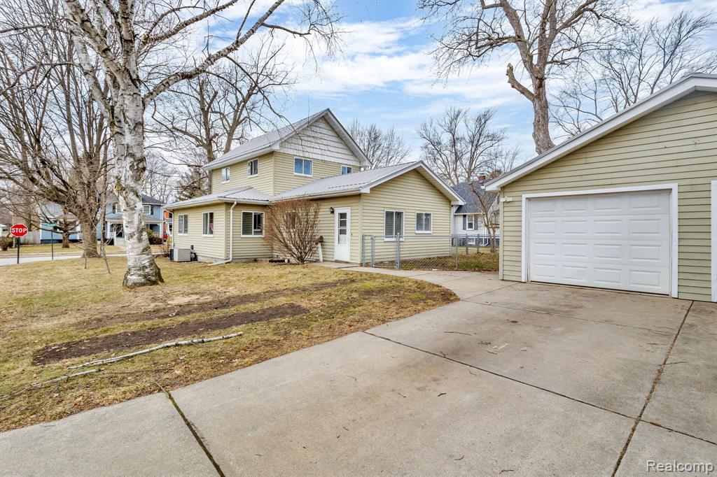 732 N 9TH Street, St. Clair, MI 48079 — Photo 5