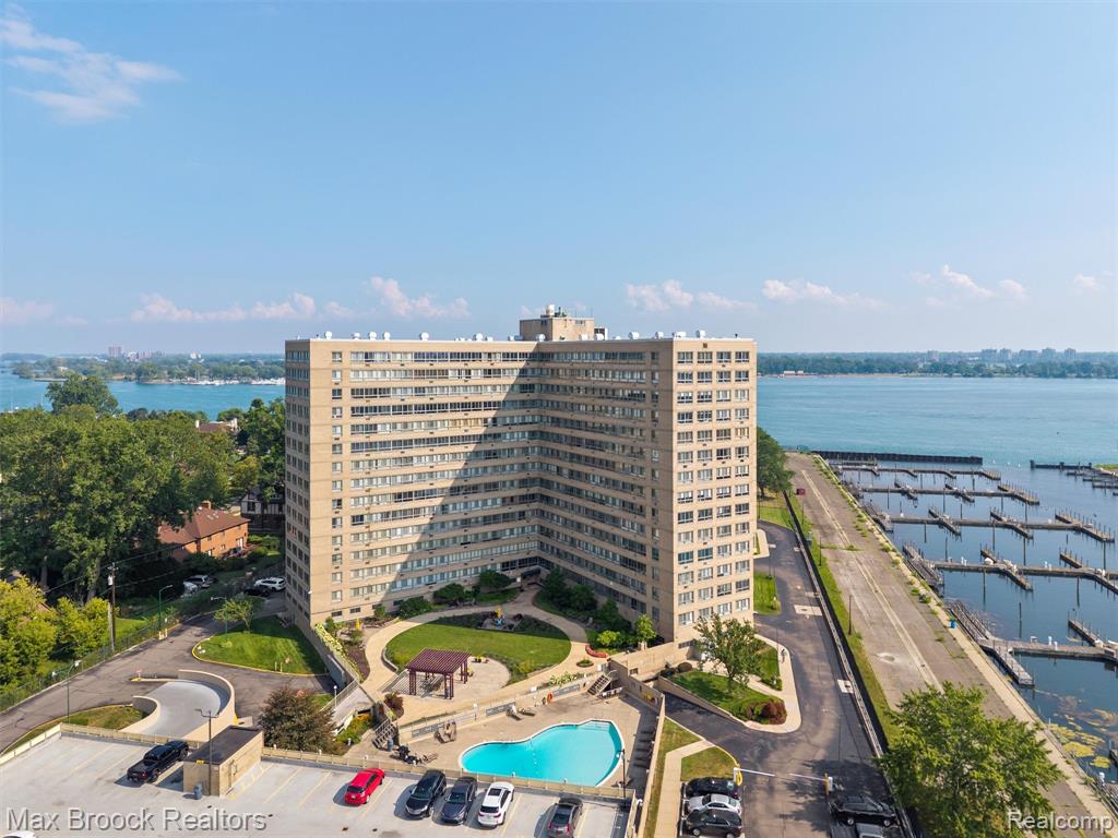 8900 E Jefferson Avenue Avenue, 620, Detroit, MI 48214 — front exterior
